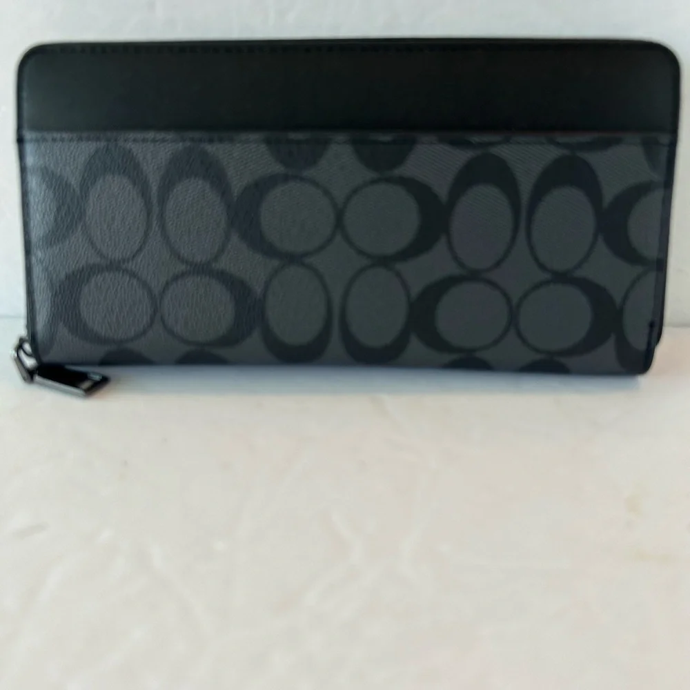 NIB 3PC Printed Canvas Wallet Set, “O” Design (not Coach), Dust bag included